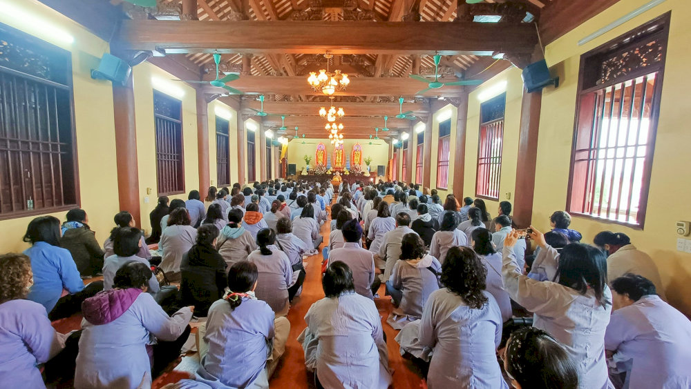 Chùa thường xuyên tổ chức các khoá giảng Phật giáo